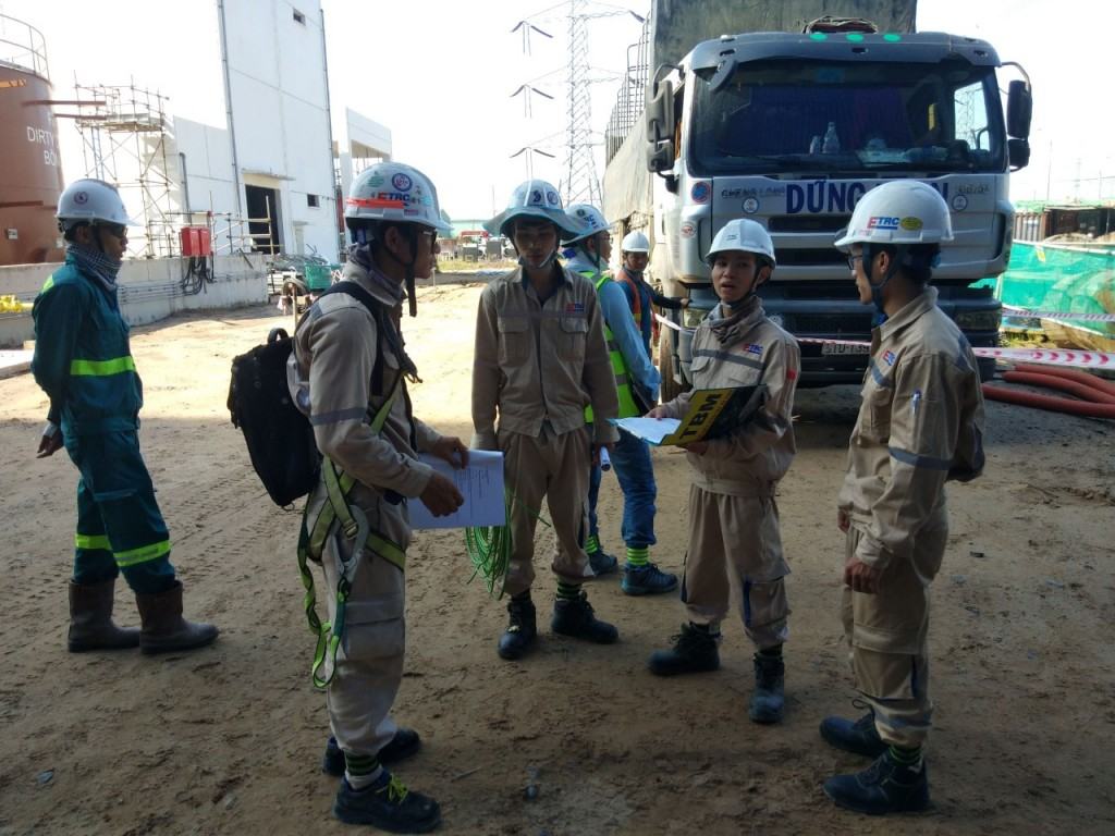Đội ngũ kỹ sư ETRC tại công trường nhà máy Nhiệt điện Sông Hậu 1
